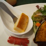 カフェダイニング ドングリ - チーズケーキも冷えたスプーンで存在感示してました！