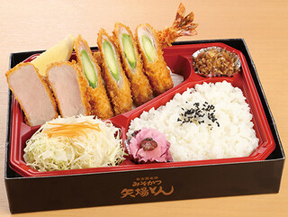 Nagoya Meibutsu Misokatsu Yabaton - 盛り合わせ弁当