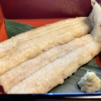 日本料理 梅林 - 天然もの白焼き　ふんわりして脂がのりのり、塩と山葵でいただくのがお勧め(^^♪
