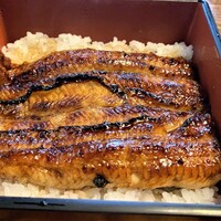 日本料理 梅林 - 連れの鰻重　白焼きの分小ぶり　でもこれが普通サイズより大きいのですよ！