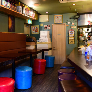 スタッフとの会話や80年代の歌謡曲で、ほのぼのとした時間を♪