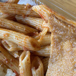 さざなみ - 副菜には、ケチャップ味のペンネといなりの皮が（笑）