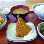 豊科食堂 - アジフライと小鉢