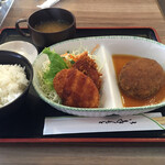 レストラン オーシャン - 日替りランチA930円 和風ハンバーグ、チキンカツ