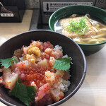 無添くら寿司 - 麺と旬の海鮮丼ランチ770円きつねうどん