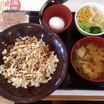 すき家 - お好み牛玉丼サラダセット(とん汁変更)