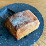 エル・バウ・デコラシオン - マダムの手にかかったら、麦も野菜も花もグリーンもお手の物。絶品チャバタ！！