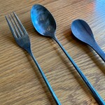 エル・バウ・デコラシオン - 大好きなヴィンテージ風のカトラリー。お皿ごとに替えてくださるカトラリーとの出会いが楽しみです♡