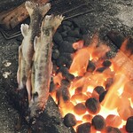やまめ荘 - 火が熱々