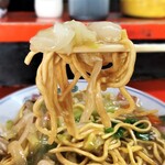 新ちゃん - かた焼そば　麺具リフト