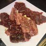 Bua Tsui Yakiniku Yakiniku Fuji - コースの特製タレ盛り