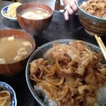 お惣菜さとう - 2012年7月5日。生姜焼き丼（中）500円。一般人には大盛。