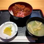 庄や - 【2020.9.24(木)】日替わりワンコイン丼(タレカツ丼)500円