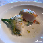 プチレストラン ブーケ・ド・フランス - 花ｽﾞｯｷｰﾆの中には肉厚の帆立貝柱