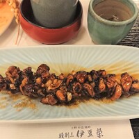鰻割烹 伊豆栄 本店 - あったらすかさず肝焼きです