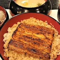 鰻割烹 伊豆栄 本店 - アップでどうぞ