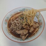 Hakusui Shokudou - 麺のリフトアップ