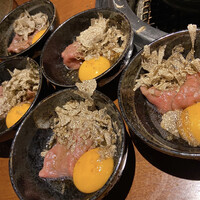 蕃 YORONIKU - ザブトンのすき焼トリュフ添え