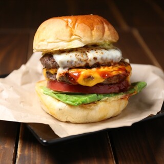 ビールによく合うハンバーガーはテイクアウトもOK◇