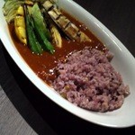アロッサ - 7/5オージービーフカレーと五穀米とオーガニック野菜のグリルランチ1200円