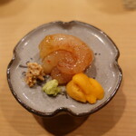 すし処 睦月 - 甘えびの昆布〆を雲丹と海老みそで