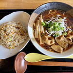 らーめん もり - 醤油とんこつラーメンと半チャーハンのセット