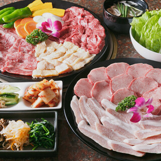 ≪Telephone reservation required≫ Banquets available for up to 35 people ◆Course with high-quality meat