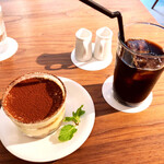 アルカフェ - とろとろティラミス とアイスコーヒー