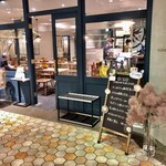 O::Sio - カントリー調のビストロ風にまとめたカジュアルながらお洒落な店