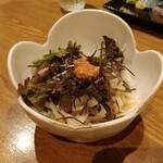 串カツ 鉄板酒場 まこっちゃん - 塩辛サラダ