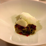 オーガニックグリル鵠沼海岸 - 前菜
      鰹　青パパイヤ　長芋　唐辛子　青みかんエスニックドレッシング　赤紫蘇ジュレ