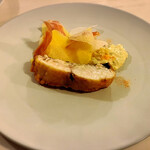 オーガニックグリル鵠沼海岸 - 魚料理
      フィッシュ南蛮　ガスパチョ甘酢　ぬか漬けタルタルソース　梨とコリンキーと生ハムのサラダ