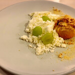 オーガニックグリル鵠沼海岸 - デザート
      ぶどうのクラフティ　ヨーグルト淡雪