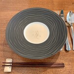 ラ メゾン グルマンディーズ - ランチコース(\2,000)　松本一本ねぎのポタージュ