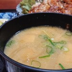 お食事処 白川 - 定食の味噌汁