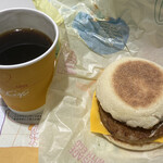 マクドナルド - ソーセージエッグマフィン、コーヒーの
コンビセットで300円税込み