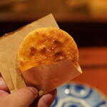 とっぴんぱらりのぷ - 手焼き煎餅（塩味）：男鹿の塩を使用