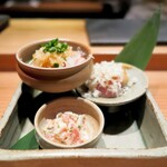 とり茶太郎 - 上から、股肉は自家製のポン酢仕立て。むね肉は山わさび。なめろうも、最高！