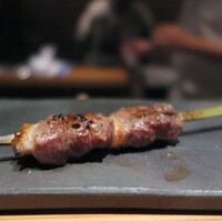 とり茶太郎 - 鴨は一転洋のテイスト。ワインに切り替えます。