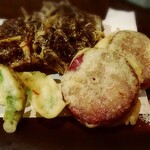 旬菜処 びいどろ - いろいろ天ぷら盛り合わせ