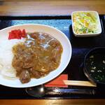 Yakiniku Yaima - 牛肉たっぷりカレー650円