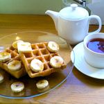 cafe Yummy Waffle - ワッフルとお茶をセットで