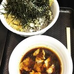 なぜ蕎麦にラー油を入れるのか。 - 