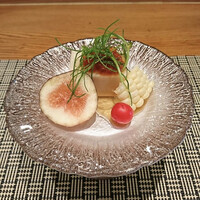 やすい - 先付　胡麻豆腐　筋子　無花果
                    とうもろこし　マイクロトマト　おかひじき