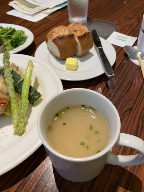 Lotus ロータス 表参道 カフェ 食べログ