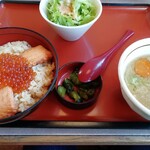 和風レストランまるまつ - はらこ飯セット　豚汁バージョン　¥1480（税抜）
豚汁の具材がゴロっと大きめ