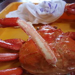 マリンドリーム能生 - この様にカニの身がするりと出てきます