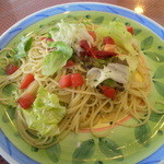 スパゲッテリア　アリオ - トマトとレタスのペペロンチーノ