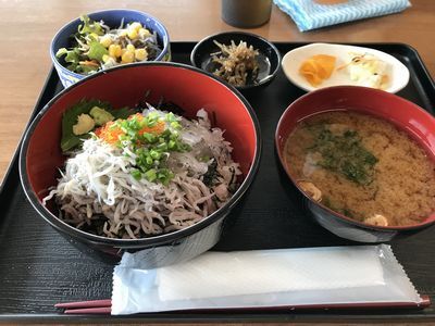 魚匠 鈴栄 - 美田園（海鮮丼）の写真