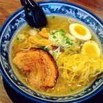 ラーメン&カフェバー スペース ナンバー3 - 鶏ガラスープ塩+玉子